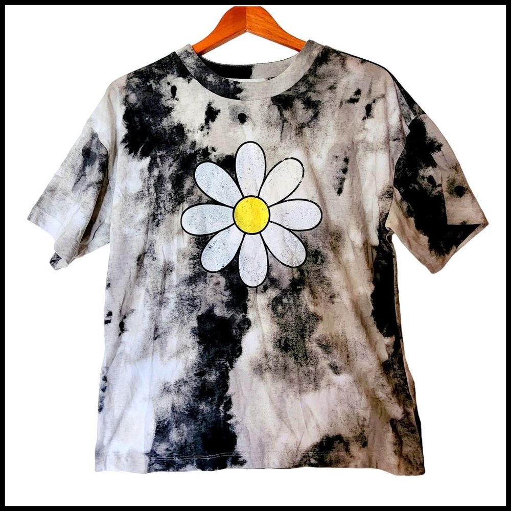 BP Black White Tie Dye Short Sleeve Graphic Daisey T-Shirt Women's Size S Small